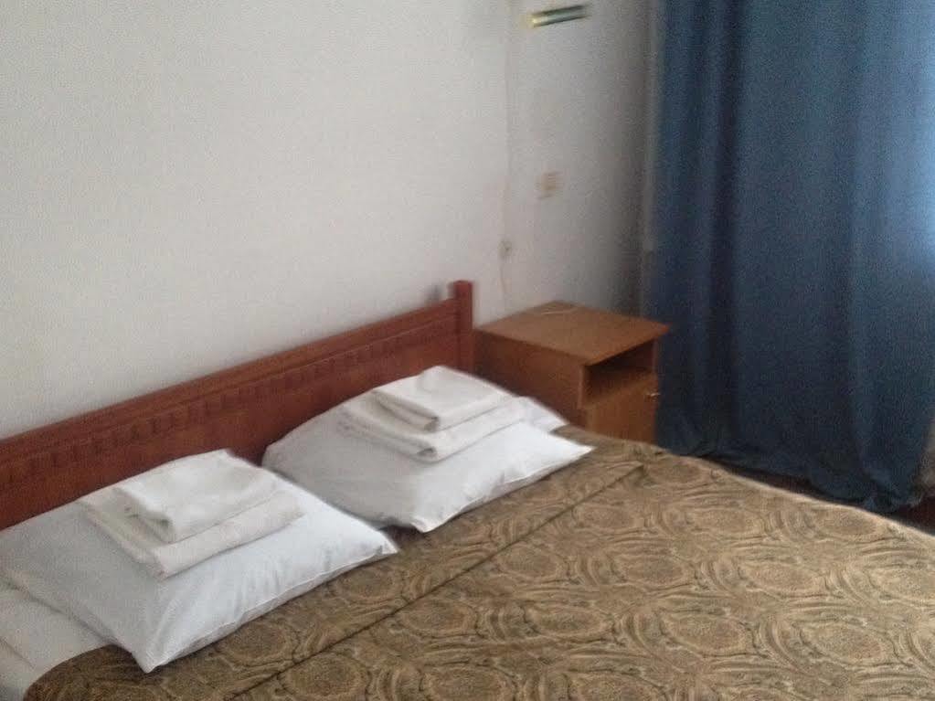 Kolos Hotel Obolon Kiev Esterno foto