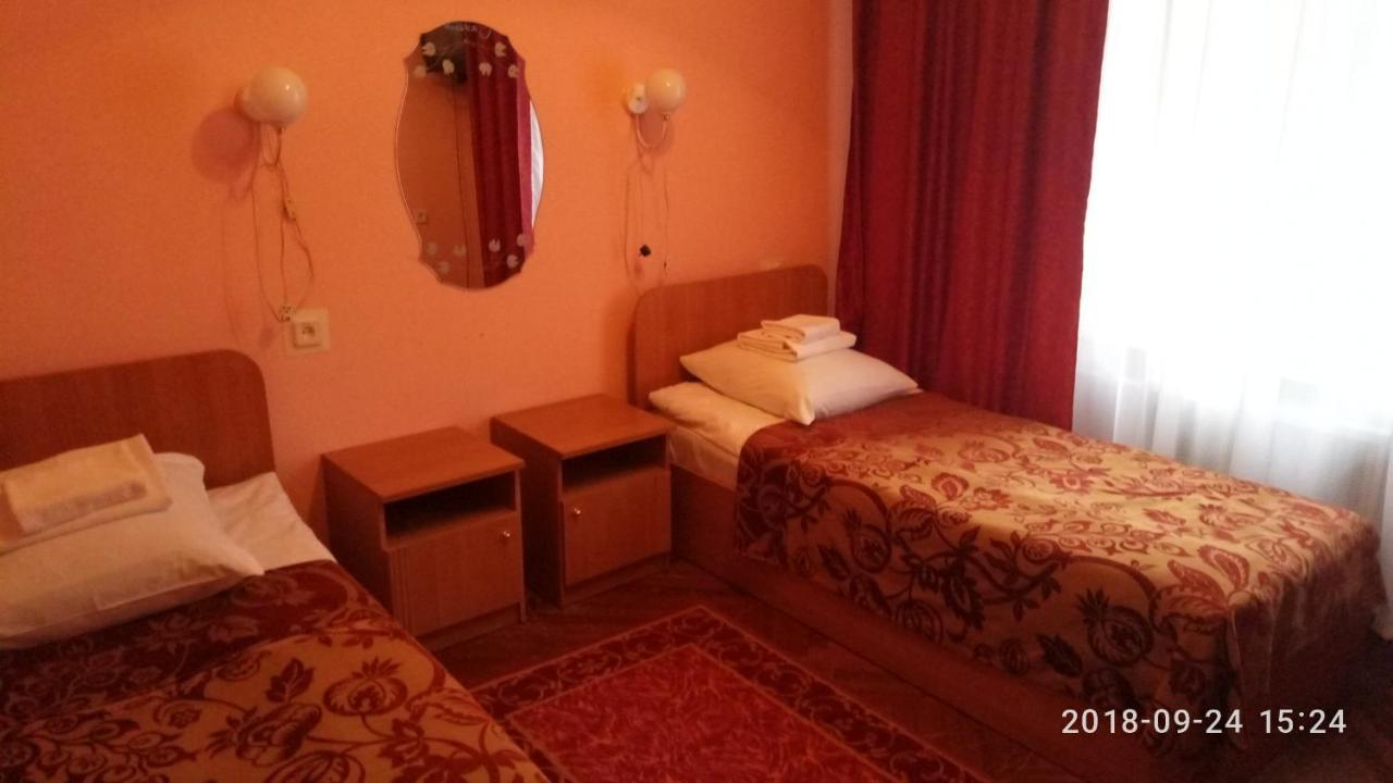 Kolos Hotel Obolon Kiev Esterno foto