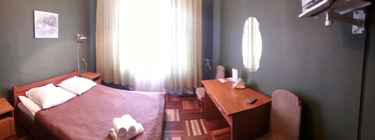 Kolos Hotel Obolon Kiev Esterno foto
