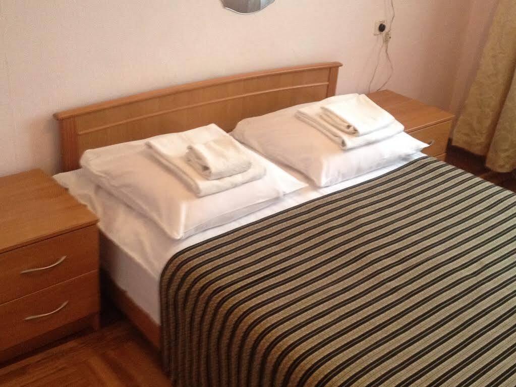 Kolos Hotel Obolon Kiev Esterno foto