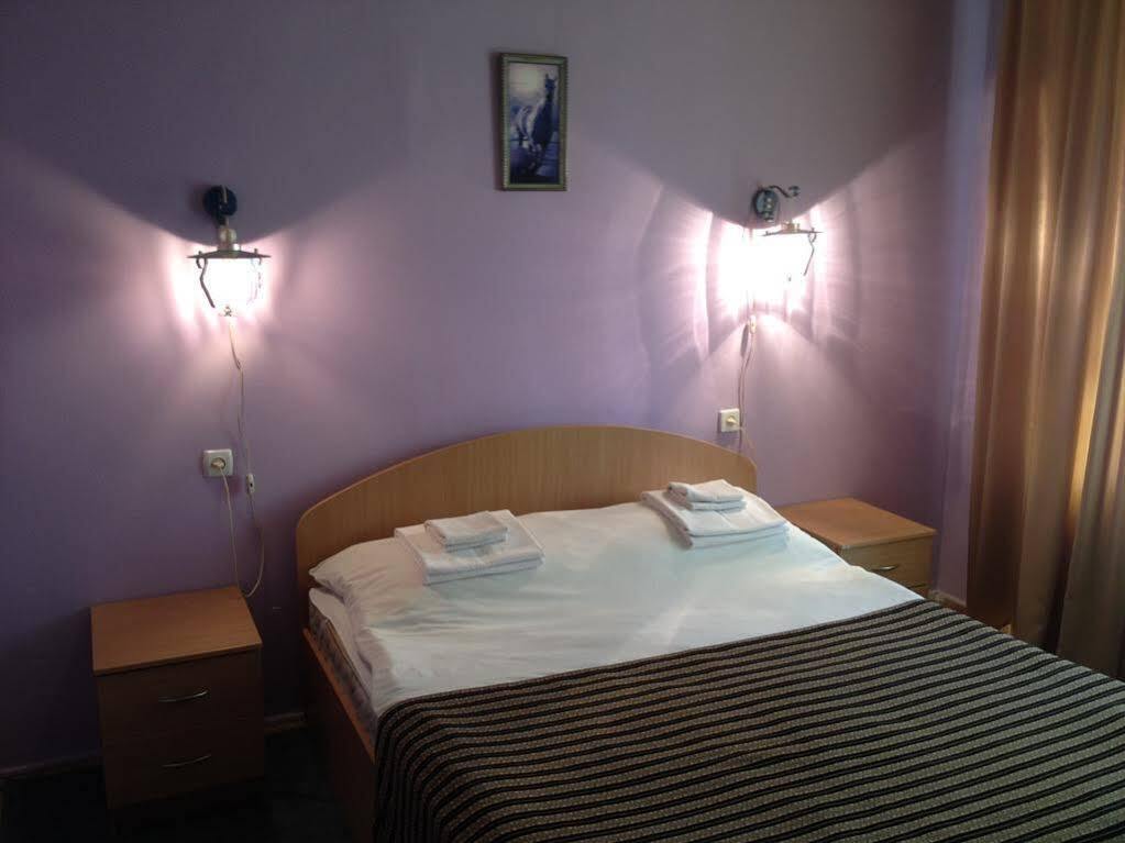 Kolos Hotel Obolon Kiev Esterno foto
